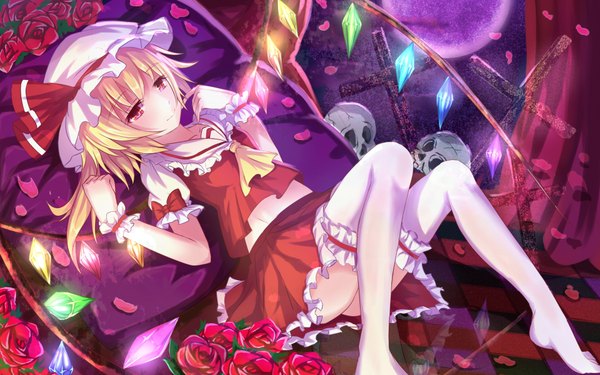 Anime picture 1920x1200 with touhou flandre scarlet bakanoe single highres short hair blonde hair red eyes legs girl thighhighs dress skirt flower (flowers) bow petals white thighhighs wings rose (roses) cross