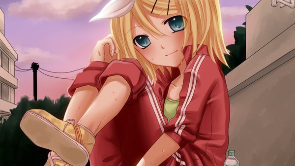 Anime picture 1600x900 with vocaloid kagamine rin yayoi (pixiv182527) short hair blonde hair wide image sweat girl uniform hair ornament bobby pin gym uniform