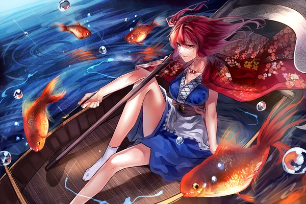 Anime picture 2000x1333 with touhou onozuka komachi uu uu zan single long hair highres breasts smile red eyes sitting looking away bent knee (knees) red hair lips no shoes legs outstretched arm floral print underwater girl