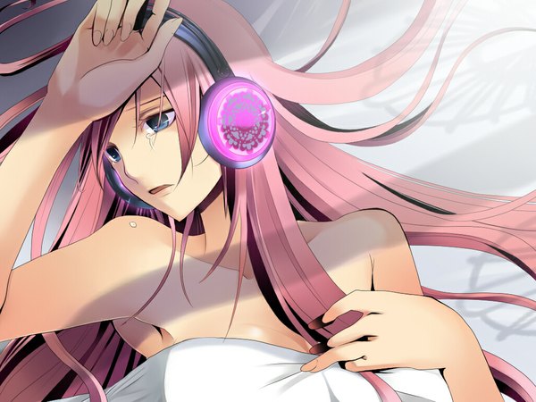 Anime picture 1024x768 with vocaloid megurine luka temari (deae) single long hair breasts blue eyes pink hair lying from behind tears girl headphones