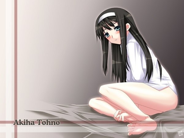 Anime picture 1024x768 with shingetsutan tsukihime type-moon toono akiha light erotic barefoot soles