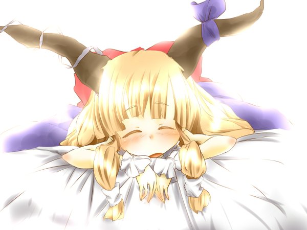 Anime picture 1280x960 with touhou ibuki suika long hair blonde hair horn (horns) sleeping girl ribbon (ribbons) bed corocoma