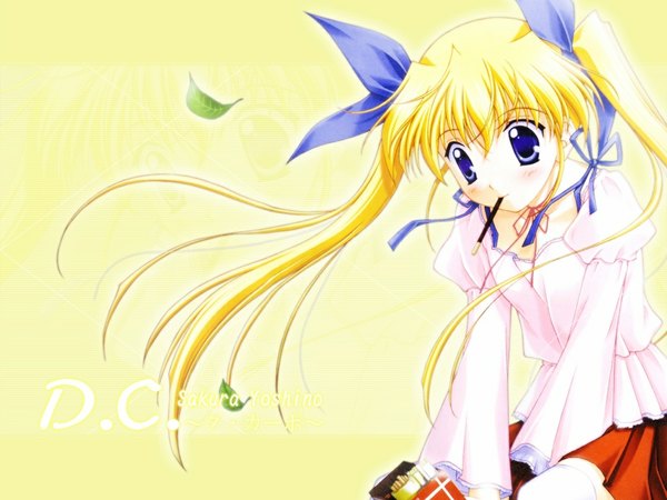 Anime picture 1024x768 with da capo yoshino sakura single long hair blush fringe blue eyes simple background blonde hair hair between eyes twintails wind copyright name character names looking down yellow background girl bow hair bow food