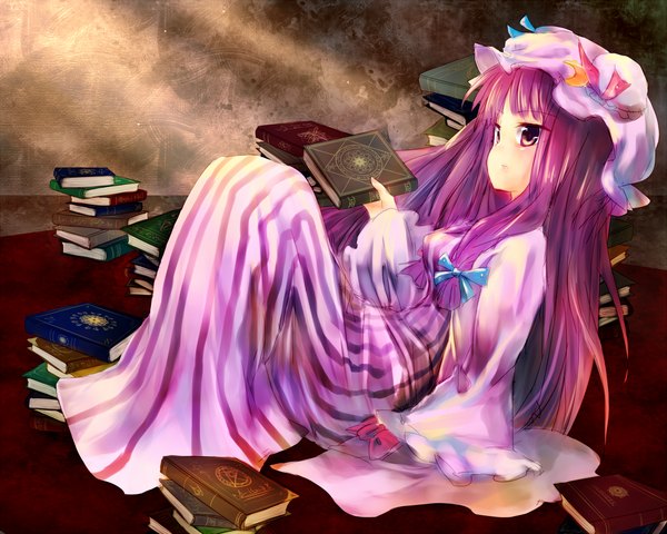 Anime picture 1250x1000 with touhou patchouli knowledge dqn (dqnww) long hair purple eyes purple hair crescent girl dress hat book (books)