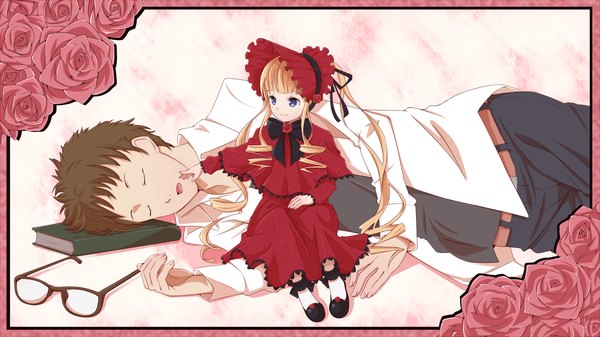 Anime picture 1920x1080 with rozen maiden shinku sakurada jun muumin (kissling) long hair highres open mouth blonde hair smile brown hair wide image twintails lying loli drill hair lolita fashion girl dress boy flower (flowers)