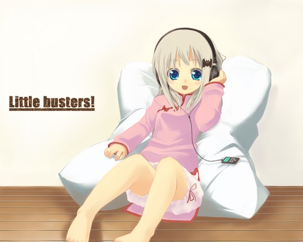 Anime picture 1280x1024 with little busters! key (studio) noumi kudryavka azuki akizuki single long hair looking at viewer blush fringe open mouth blue eyes simple background payot bent knee (knees) indoors long sleeves traditional clothes barefoot arm up grey hair