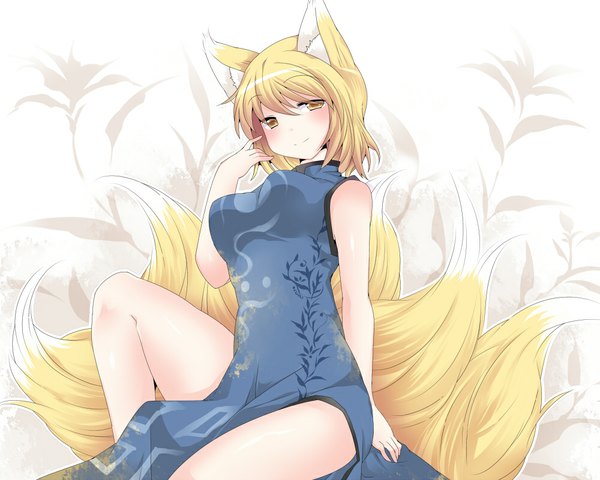 Anime picture 1000x800 with touhou yakumo ran hammer (sunset beach) single looking at viewer blush short hair breasts blonde hair sitting bare shoulders animal ears yellow eyes tail animal tail legs fox ears floral print adjusting hair fox tail