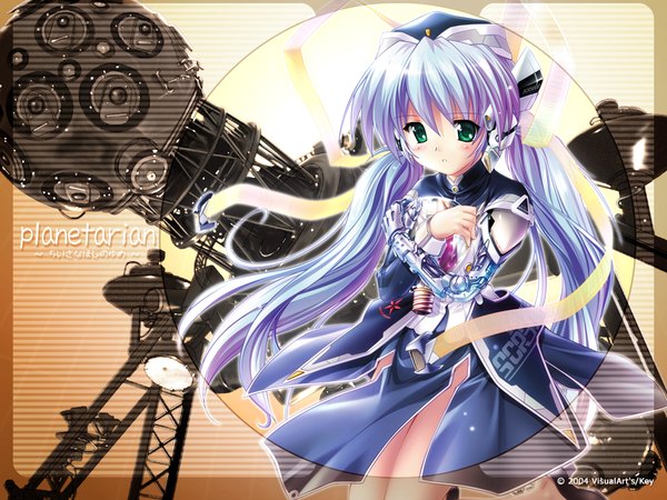 Anime picture 1024x768 with planetarian hoshino yumemi komatsu eiji single long hair blush fringe hair between eyes twintails green eyes blue hair looking away copyright name low twintails crossed arms side slit mechanical arms 2004 girl