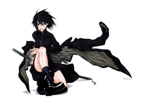 Anime picture 1600x1200 with dogs: bullets & carnage david production fuyumine naoto single short hair black hair simple background white background black eyes kneeling girl skirt weapon sword boots katana cloak
