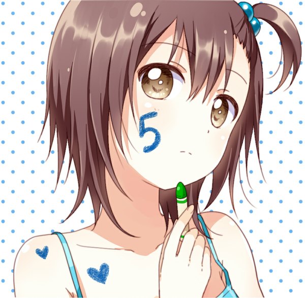 Anime picture 839x821 with yuru yuri doga kobo funami yui namori single looking at viewer fringe short hair brown hair brown eyes alternate hairstyle polka dot casual polka dot background girl hair ornament hair tie hair bobbles crayon