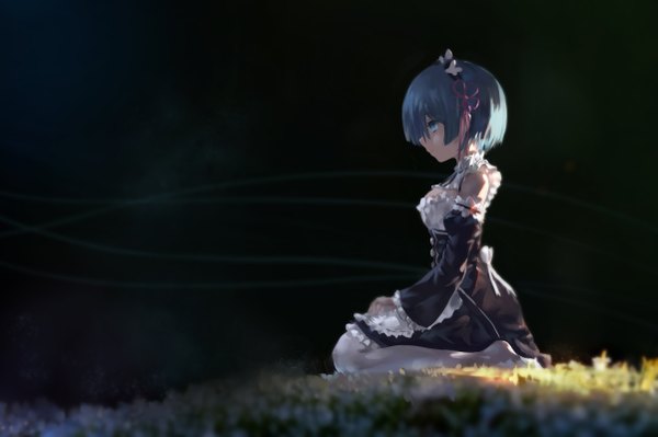 Anime-Bild 2403x1600 mit re:zero kara hajimeru isekai seikatsu white fox rem (re:zero) azomo single highres short hair blue eyes blue hair looking away maid dark background girl dress uniform detached sleeves frills headdress maid headdress