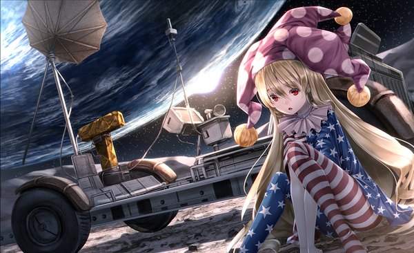Anime picture 1635x1000 with touhou clownpiece ryosios single long hair looking at viewer fringe open mouth blonde hair hair between eyes red eyes wide image sitting bent knee (knees) sunlight :o shadow thighs striped polka dot