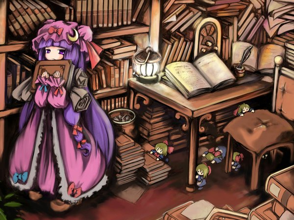 Anime picture 1024x768 with touhou patchouli knowledge shanghai usual long hair short hair blonde hair purple eyes purple hair indoors girl ribbon (ribbons) hair ribbon hat book (books) lantern desk doll (dolls) library