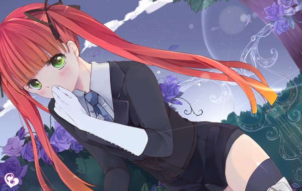 Anime picture 1579x1000 with arcana famiglia felicita sakuragi yuzuki single long hair blush twintails green eyes red hair girl gloves flower (flowers) ribbon (ribbons) hair ribbon shorts