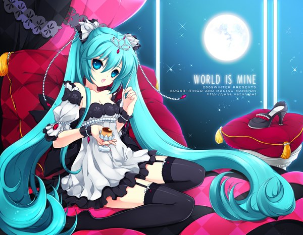 Anime picture 1184x921 with vocaloid world is mine (vocaloid) hatsune miku juna long hair open mouth blue eyes twintails green hair night checkered floor checkered girl thighhighs dress pillow moon jewelry full moon