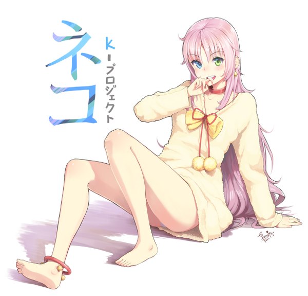 Anime picture 1208x1159 with k-project gohands (studio) neko (k project) efmoe single long hair looking at viewer blush fringe light erotic pink hair bent knee (knees) barefoot arm support teeth bare legs legs heterochromia finger to mouth girl