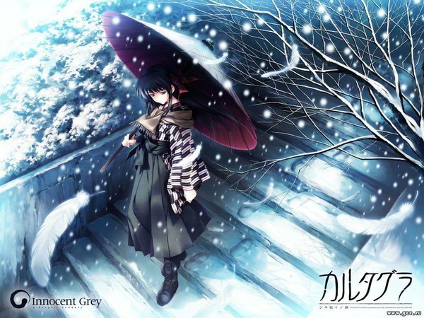 Anime picture 1024x768 with cartagra innocent grey kouzuki kazuna snowing winter snow yagasuri girl umbrella feather (feathers)