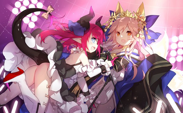 Anime picture 2000x1240 with fate (series) fate/grand order fate/extra fate/extra ccc tamamo (fate) (all) tamamo no mae (fate) elizabeth bathory (fate) (all) elizabeth bathory (fate) saru (longbb) long hair looking at viewer highres open mouth blue eyes light erotic smile wide image multiple girls animal ears yellow eyes