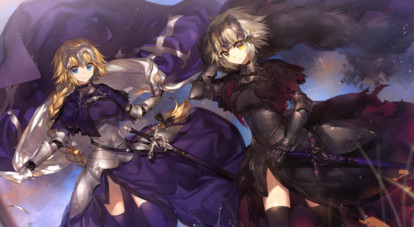 Anime picture 1200x659 with fate (series) fate/grand order fate/apocrypha jeanne d'arc (fate) (all) jeanne d'arc alter (fate) jeanne d'arc (fate) chocoan long hair looking at viewer short hair blue eyes blonde hair smile wide image multiple girls holding yellow eyes sky outdoors braid (braids)