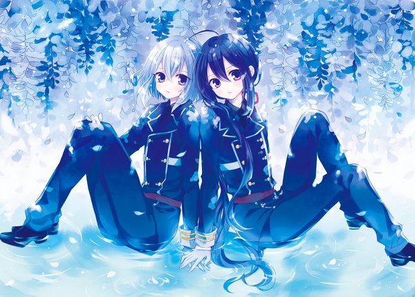 Anime picture 1200x858 with touken ranbu nitroplus honebami toushirou namazuo toushirou mitsuba choco long hair looking at viewer fringe short hair black hair hair between eyes sitting purple eyes silver hair ahoge multiple boys holding hands low ponytail back to back boy