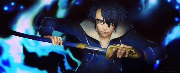 Anime picture 1484x608 with k-project gohands (studio) fushimi saruhiko felicemelancholie single short hair blue eyes wide image blue hair realistic magic boy weapon sword glasses sheath