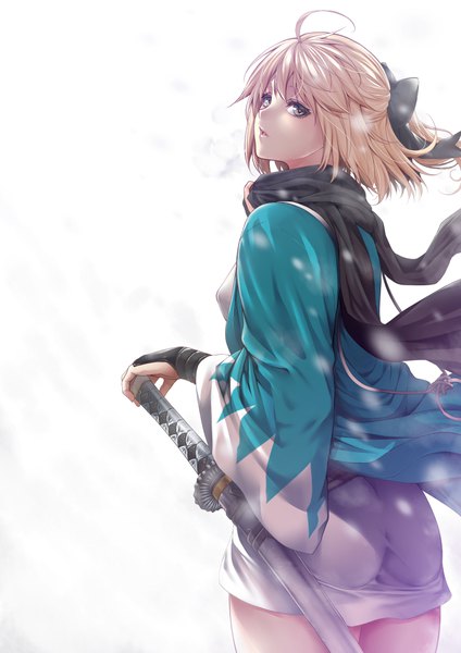 Anime picture 706x1000 with fate (series) okita souji (fate) (all) okita souji (koha-ace) zucchini single tall image looking at viewer fringe short hair light erotic blonde hair hair between eyes ahoge ass ponytail traditional clothes parted lips japanese clothes looking back wind