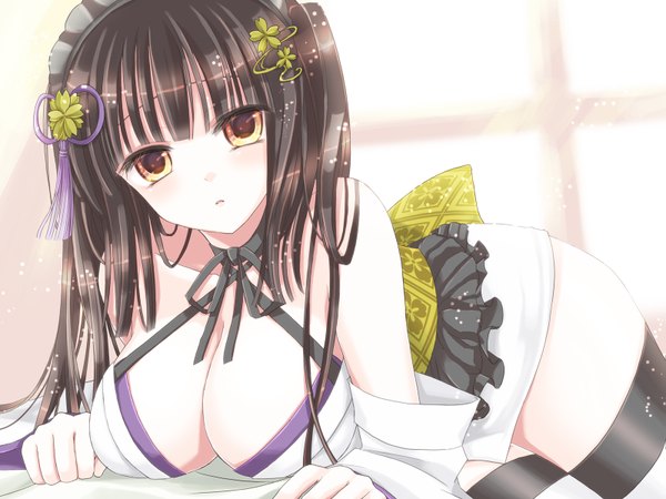 Anime picture 1599x1200 with original hiroharu single long hair breasts light erotic black hair large breasts bare shoulders yellow eyes cleavage girl hair ornament detached sleeves