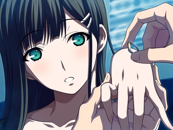 Anime picture 1280x960 with remember tagme (character) single long hair looking at viewer blush fringe open mouth black hair holding green eyes game cg upper body head tilt sunlight portrait pov girl hairclip ring