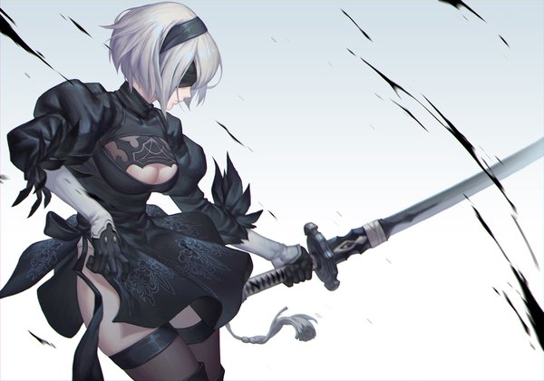 Anime picture 1167x818 with nier nier:automata yorha no. 2 type b melonplus single short hair breasts light erotic simple background large breasts cleavage silver hair head tilt zettai ryouiki puffy sleeves girl thighhighs weapon black thighhighs sword