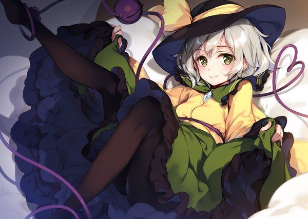 Anime picture 1670x1190 with touhou komeiji koishi ke-ta single looking at viewer blush fringe short hair smile holding green eyes bent knee (knees) lying grey hair on back symbol-shaped pupils leg lift (legs lift) heart of string girl skirt