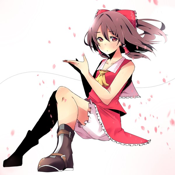 Anime picture 2000x2000 with touhou hakurei reimu enje (pixiv3289887) blush highres short hair simple background red eyes brown hair white background sitting girl skirt bow hair bow detached sleeves boots skirt set ascot knickers