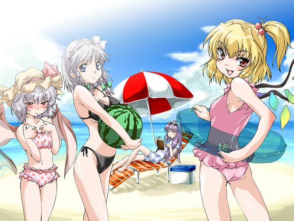 Anime-Bild 1024x768 mit touhou flandre scarlet remilia scarlet izayoi sakuya patchouli knowledge matsukura nemu looking at viewer blue eyes light erotic blonde hair red eyes multiple girls silver hair beach girl swimsuit bikini wings umbrella black bikini