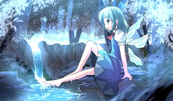 Anime picture 2136x1254 with touhou cirno risutaru single blush highres short hair open mouth blue eyes wide image sitting blue hair profile barefoot bare legs waterfall girl dress bow plant (plants)