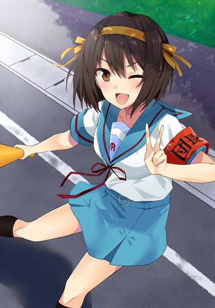 Anime picture 837x1200 with suzumiya haruhi no yuutsu kyoto animation suzumiya haruhi gomashi (goma) single tall image looking at viewer blush short hair open mouth brown hair holding brown eyes bent knee (knees) one eye closed from above wink victory girl uniform
