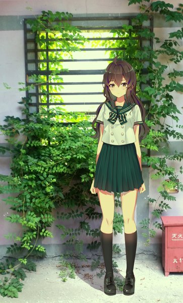 Anime picture 1000x1650 with original duzie e single long hair tall image looking at viewer blush fringe smile hair between eyes brown hair standing brown eyes full body ahoge pleated skirt shadow hieroglyph striped girl