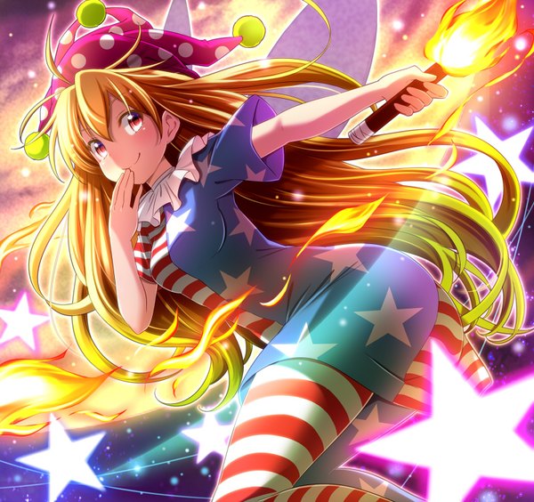 Anime picture 800x753 with touhou clownpiece sui. (ayase) single long hair blush blonde hair smile red eyes sky bent knee (knees) looking back star print different thighhighs flag print girl thighhighs hat star (symbol) torch
