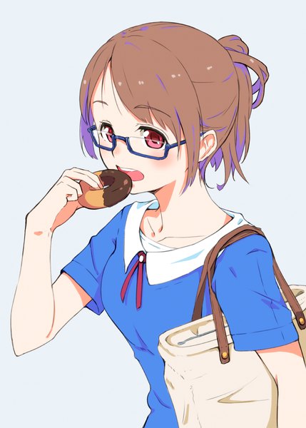 Anime picture 858x1200 with original hi iro single tall image blush fringe short hair open mouth simple background red eyes brown hair holding looking away upper body ahoge ponytail grey background teeth short sleeves eating