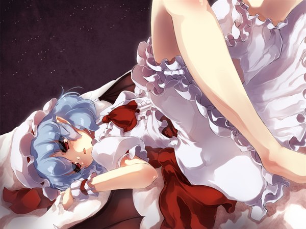 Anime picture 1600x1200 with touhou remilia scarlet gengetsu chihiro single short hair open mouth red eyes blue hair looking away barefoot pointy ears loli on back embarrassed turning head convenient leg girl underwear bed wrist cuffs