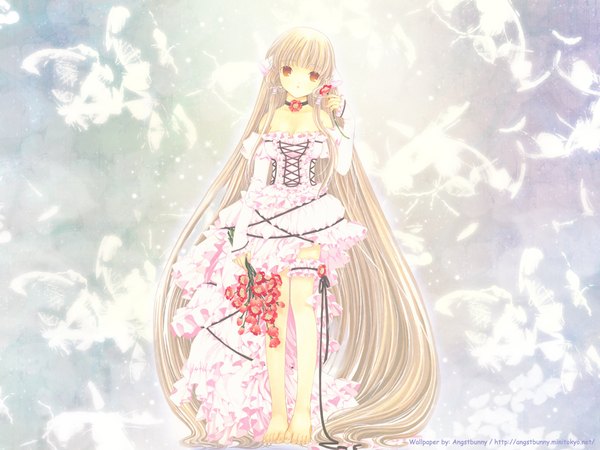 Anime picture 1024x768 with chobits clamp chii angstbunny single looking at viewer fringe blonde hair standing bare shoulders signed full body very long hair head tilt arm up sunlight bare legs wallpaper third-party edit girl