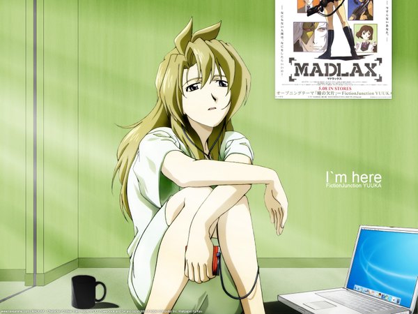Anime picture 1600x1200 with macintosh madlax madlax (character) kev single long hair brown hair sitting signed bent knee (knees) inscription wallpaper copyright name third-party edit girl wall laptop computer digital media player