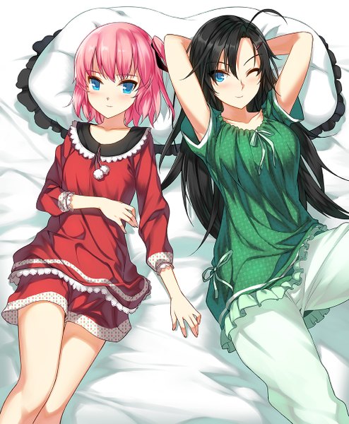 Anime picture 1000x1214 with closers yuri seo seulbi lee ress long hair tall image blush short hair blue eyes black hair smile multiple girls pink hair lying one eye closed wink one side up girl 2 girls pillow