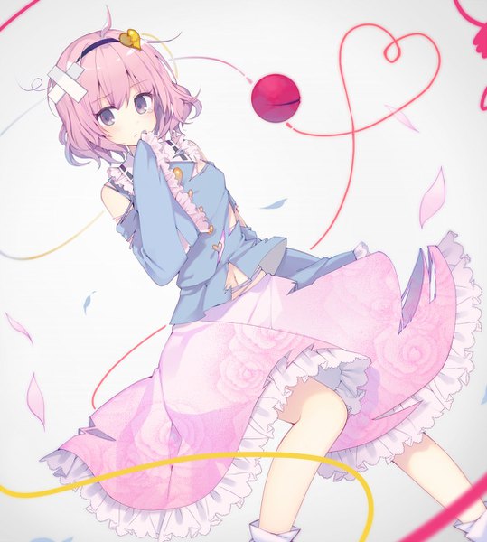 Anime picture 1100x1224 with touhou komeiji satori koto seori single tall image fringe short hair hair between eyes purple eyes pink hair torn clothes floral print hand to mouth messy hair heart of string girl heart teardrop eyeball