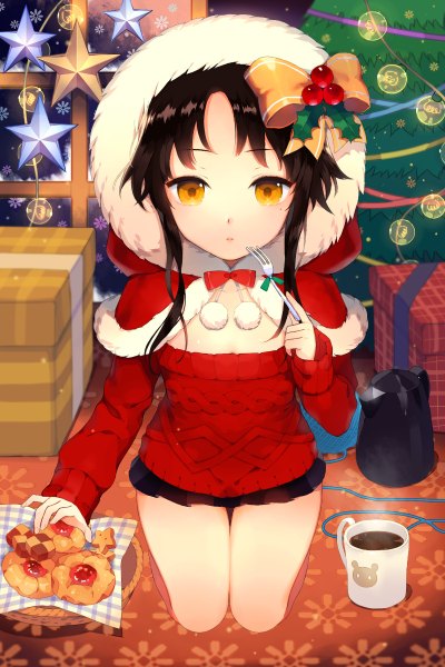 Anime picture 800x1200 with sword girls sita vilosa gearous single tall image looking at viewer short hair black hair sitting holding yellow eyes bent knee (knees) indoors from above fur trim christmas steam asymmetrical hair girl bow