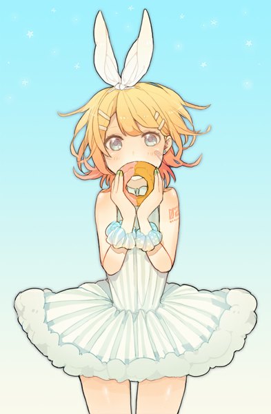 Anime picture 669x1022 with vocaloid kagamine rin noricopo (nori0w0) single tall image looking at viewer blush fringe short hair blue eyes simple background standing bare shoulders holding nail polish tattoo blue background wrist scrunchie girl dress