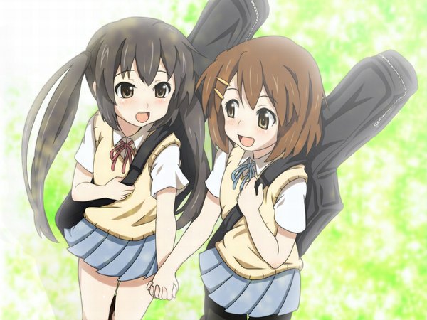 Anime picture 1024x768 with k-on! kyoto animation hirasawa yui nakano azusa tagme (artist) long hair fringe short hair open mouth black hair brown hair twintails multiple girls holding payot looking away pleated skirt bare legs depth of field holding hands