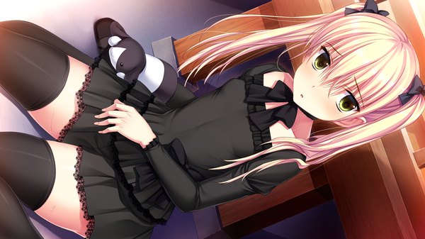 Anime picture 1280x720 with umisora no fragments shii anekawa single long hair looking at viewer blonde hair wide image twintails yellow eyes game cg girl thighhighs dress bow black thighhighs hair bow detached sleeves