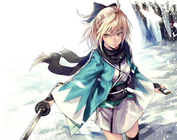 Anime picture 1200x951 with fate (series) koha-ace okita souji (fate) (all) okita souji (koha-ace) applekun single fringe short hair blonde hair hair between eyes holding yellow eyes looking away ahoge outdoors traditional clothes japanese clothes wide sleeves zettai ryouiki snowing