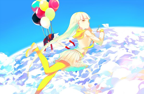 Anime picture 1000x652 with original satonishi long hair looking at viewer blush fringe short hair blonde hair multiple girls holding blue hair sky purple hair cloud (clouds) bent knee (knees) profile pleated skirt looking back multicolored hair gradient hair