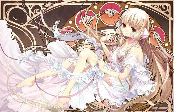 Anime picture 1530x990 with chobits chii zetallis single blonde hair bare shoulders brown eyes very long hair barefoot legs girl dress ribbon (ribbons)