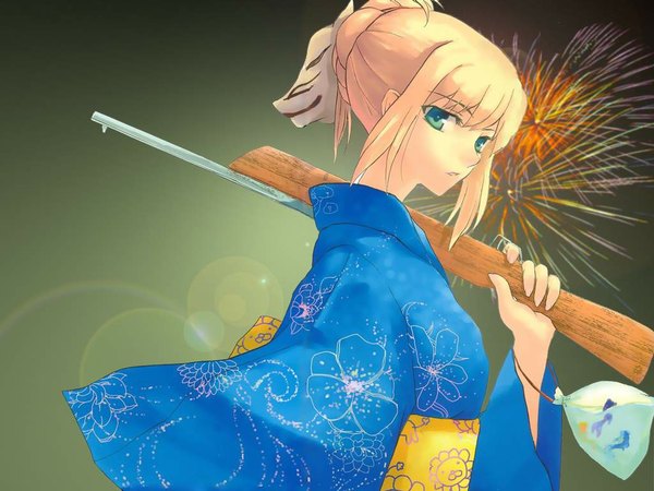 Anime picture 1024x768 with fate (series) fate/stay night studio deen type-moon artoria pendragon (all) saber tagme (artist) single short hair blonde hair green eyes upper body traditional clothes japanese clothes hair bun (hair buns) lens flare fireworks weapon over shoulder girl weapon
